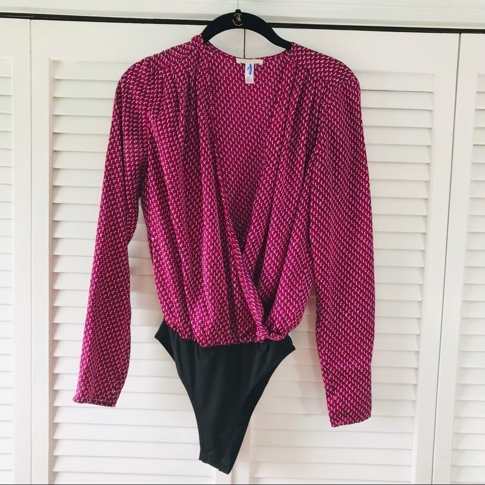2/$25 LEITH Pink Black V—Neck Blouse Bodysuit Size Extra Small